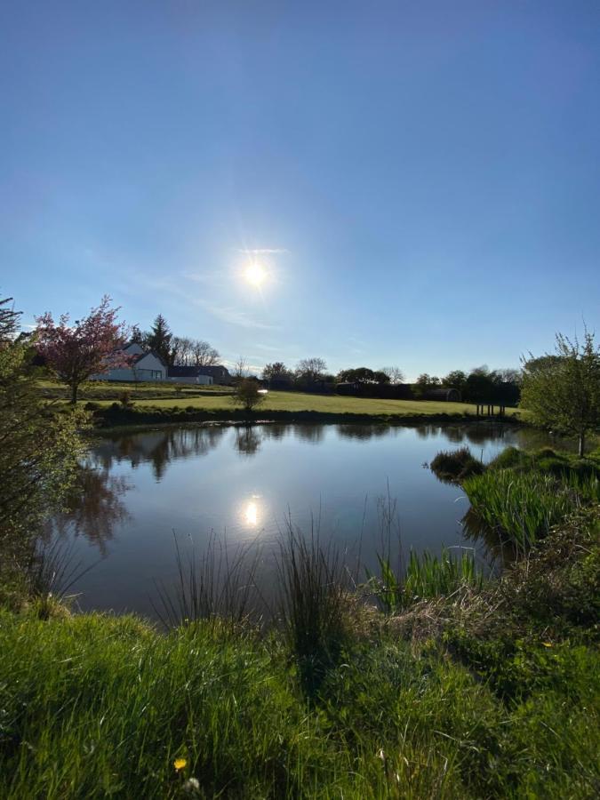 Little Lake Couk Hotel Armoy Exterior photo